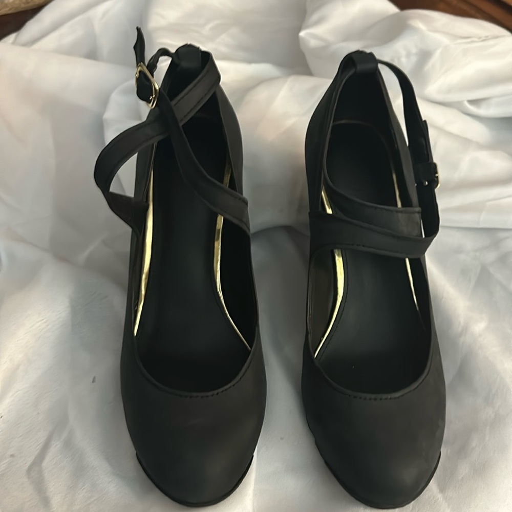 Kenneth Cole Reaction, Mary Jane style matt black shoes!  So comfortable!